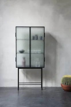 Haze Vitrineskab fra<Ferm Living Outlet