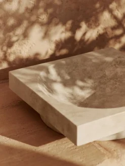 Hew low centrepiece, travertin fra<Ferm Living Sale