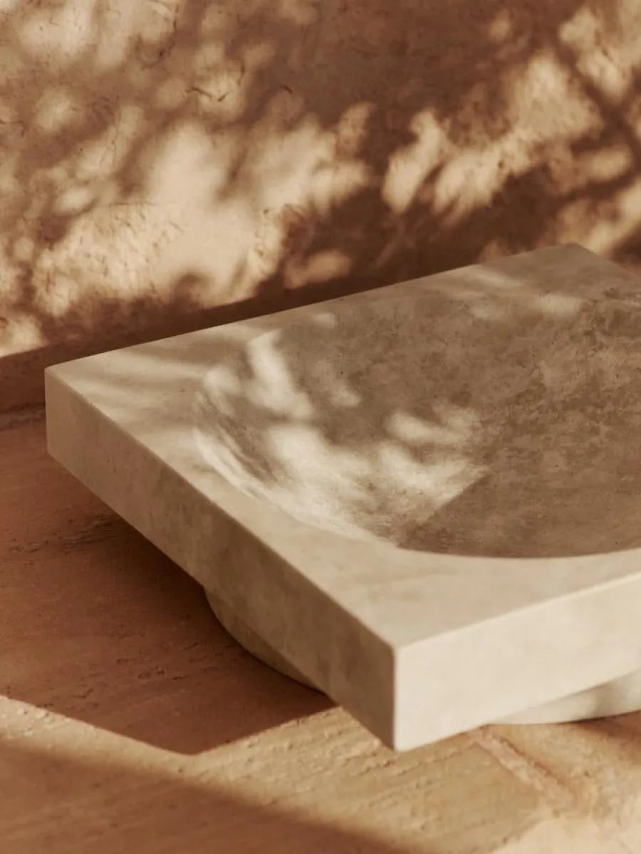 Hew low centrepiece, travertin fra<Ferm Living Sale