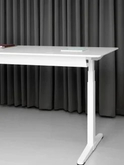 HiLow3 skrivebord fra<Montana Discount