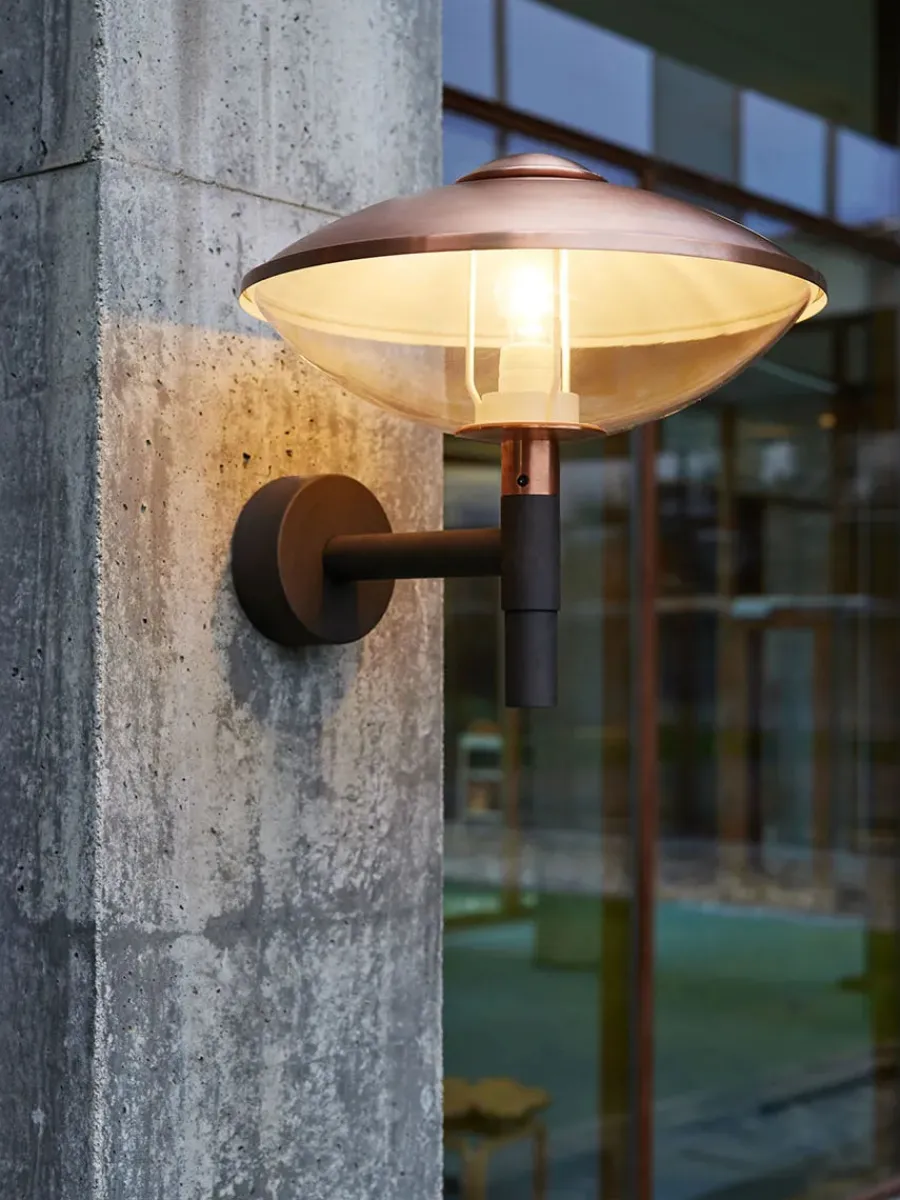 HL410 Outdoor Wall Lamp fra<Fritz Hansen Hot