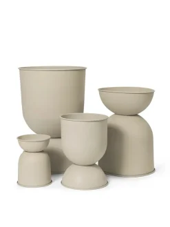 Hourglass Pot, sort fra<Ferm Living