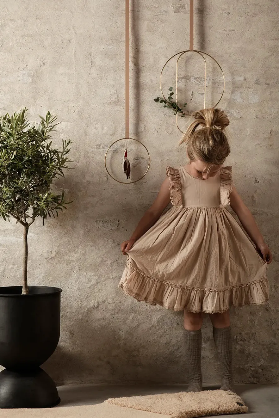 Hourglass Pot, sort fra<Ferm Living