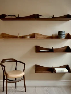 Hulsø Hylde, mørkolieret eg af Finn Juhl<House of Finn Juhl Online