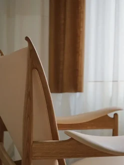 Høvdingestol, eg klar olie af Finn Juhl<House of Finn Juhl Best