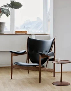 Høvdingestol, eg olie af Finn Juhl<House of Finn Juhl Best