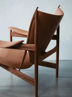 Høvdingestol, eg olie af Finn Juhl<House of Finn Juhl Best