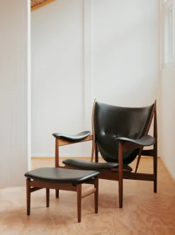 Høvdingestol, valnød af Finn Juhl<House of Finn Juhl