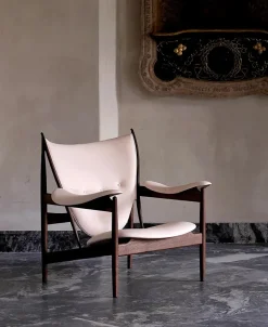 Høvdingestol, valnød af Finn Juhl<House of Finn Juhl