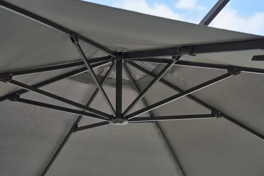 Hyde Luxe Parasol, 3x4 m inkl. fod fra<Cane-line Outlet