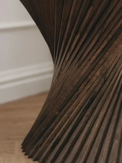 HYPERBEL sidebord, røget eg fra<VIA Copenhagen Hot