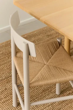 J39 Folkestolen, Pebble grey af Børge Mogensen<Fredericia Furniture New