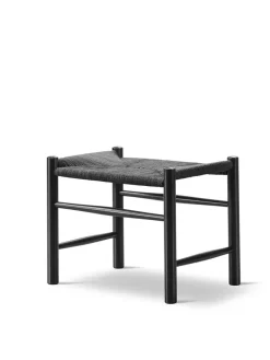 J16 Skammel af Hans J. Wegner<Fredericia Furniture Best