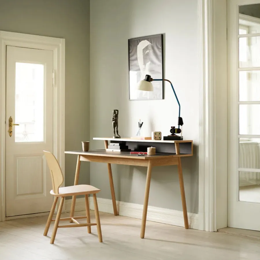 J67 spisebordsstol, lakeret eg fra<FDB Møbler Clearance