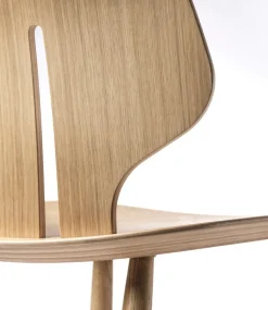 J67 spisebordsstol, lakeret eg fra<FDB Møbler Clearance