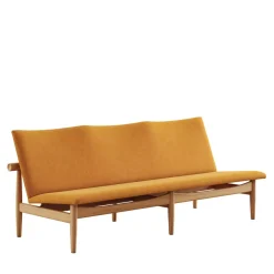 Japan 3 pers. sofa, eg klar olie af Finn Juhl<House of Finn Juhl Hot
