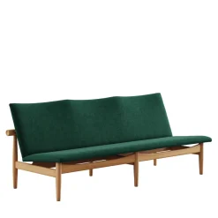 Japan 3 pers. sofa, eg klar olie af Finn Juhl<House of Finn Juhl Hot