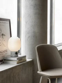 JWDA Bordlampe, hvid marmor fra<Audo Copenhagen Sale