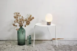 JWDA Bordlampe, hvid marmor fra<Audo Copenhagen Sale