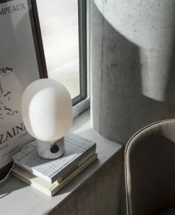 JWDA Metallic Bordlampe fra<Audo Copenhagen Discount