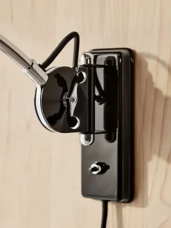 Kaiser Idell 6559-W væglampe fra<Fritz Hansen Best