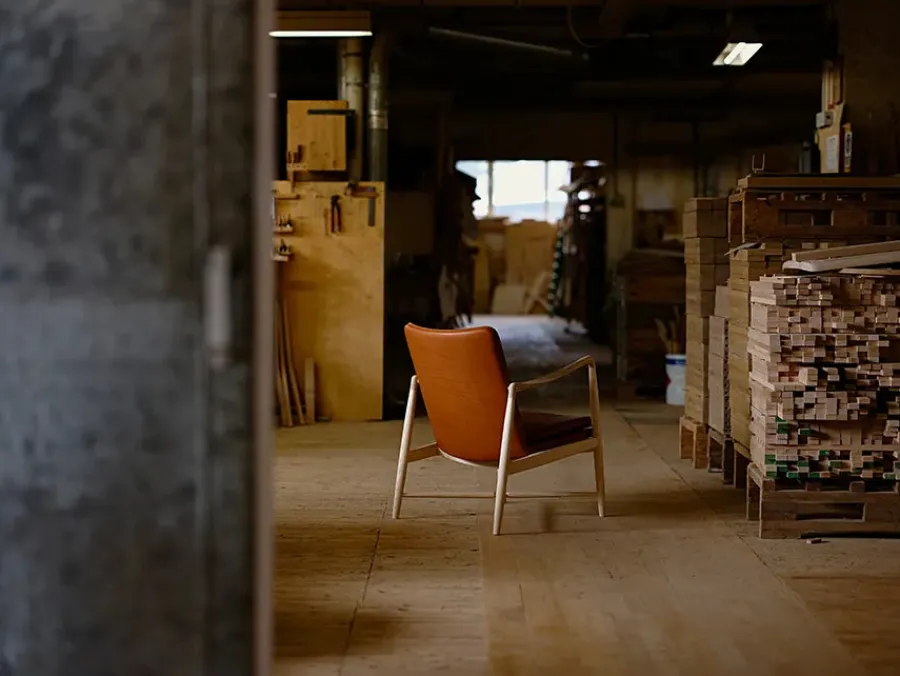 Kaminstolen, eg klar olie af Finn Juhl<House of Finn Juhl Clearance