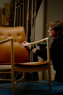 Kaminstolen, valnød af Finn Juhl<House of Finn Juhl New