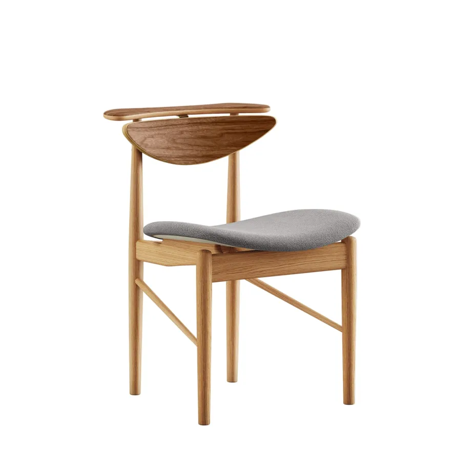 Karmstolen, eg olie af Finn Juhl<House of Finn Juhl Sale