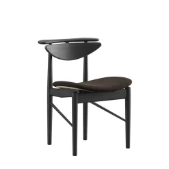 Karmstolen, eg olie af Finn Juhl<House of Finn Juhl Sale