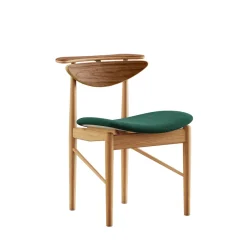 Karmstolen, eg olie/valnød af Finn Juhl<House of Finn Juhl Outlet