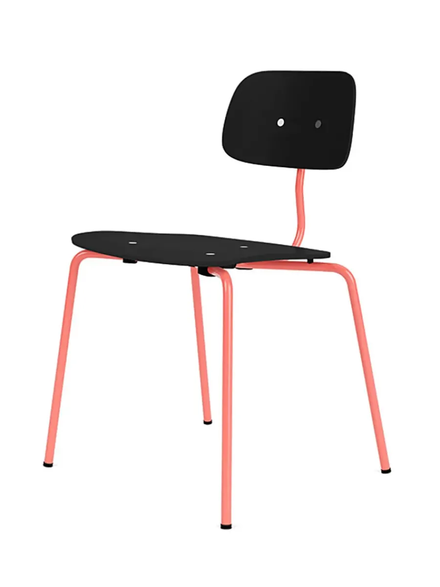 Kevi 2060 stol i sort lak fra<Montana Online