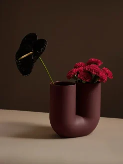Kink Vase, deep red fra<Muuto Sale