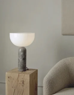 Kizu Bordlampe Large, Grey Marble fra<New Works Clearance