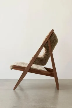 Knitting Lounge Chair, Sheepskin fra<Audo Copenhagen Discount
