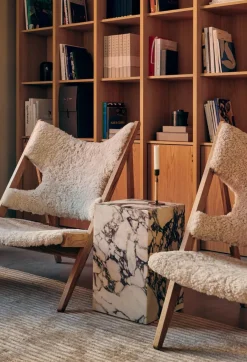 Knitting Lounge Chair, Sheepskin fra<Audo Copenhagen Discount