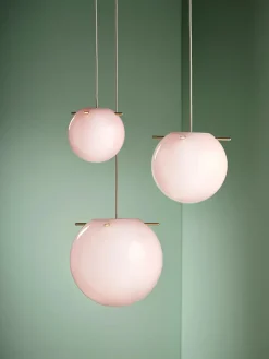 Koi Pendel, rose/brass Ø25 fra<Frandsen Hot