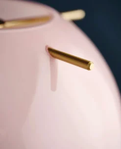 Koi Pendel, rose/brass Ø25 fra<Frandsen Hot