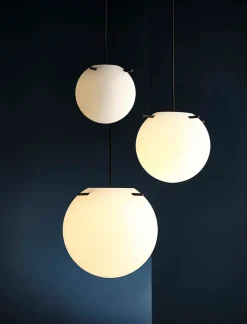 Koi Pendel, white/black Ø19 fra<Frandsen Outlet