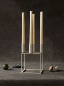 Kubus 4 Lysestage, bruneret kobber fra<Audo Copenhagen Discount