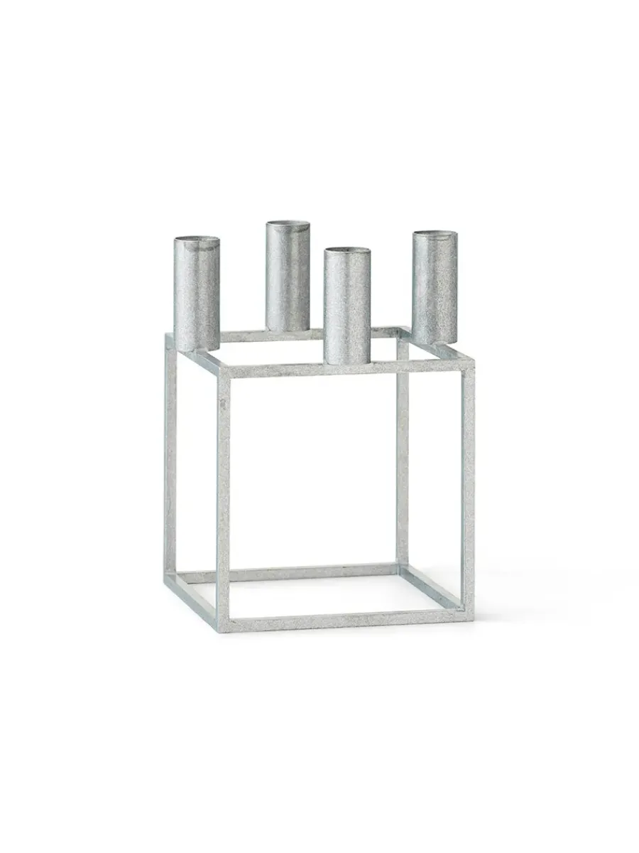 Kubus 4 Lysestage, bruneret kobber fra<Audo Copenhagen Discount