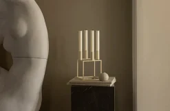 Kubus 4 Lysestage, zink fra<Audo Copenhagen Outlet