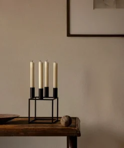 Kubus 4 Lysestage, zink fra<Audo Copenhagen Outlet