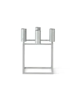 Kubus 4 Lysestage, zink fra<Audo Copenhagen Outlet