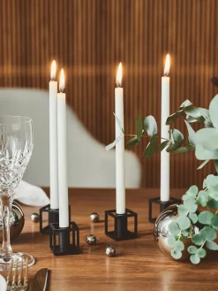 Kubus Micro lysestager, guldbelagt fra<Audo Copenhagen