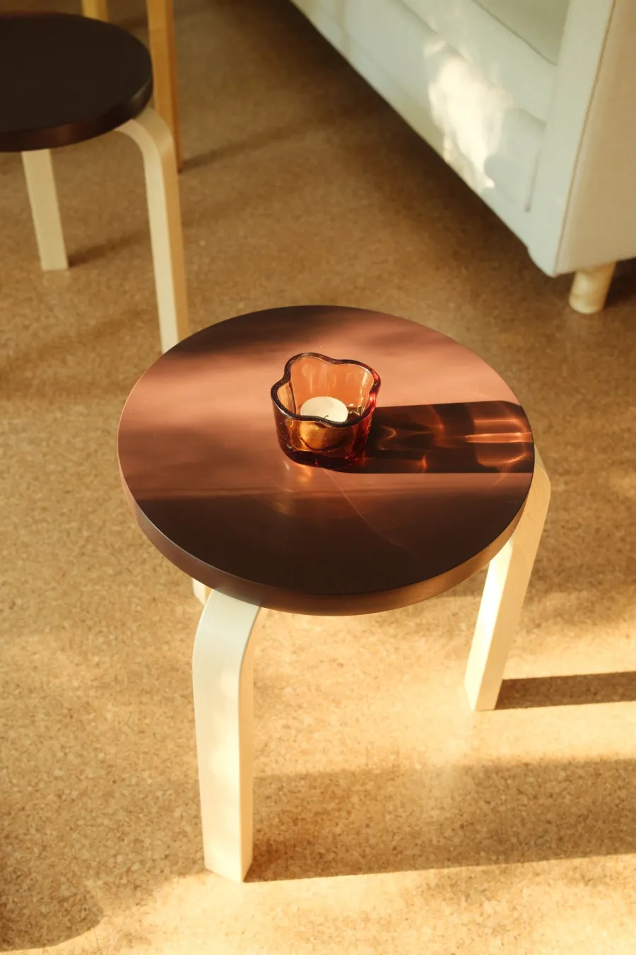 Limited Edition Stool 60, Mahogany Brown fra<Artek Clearance