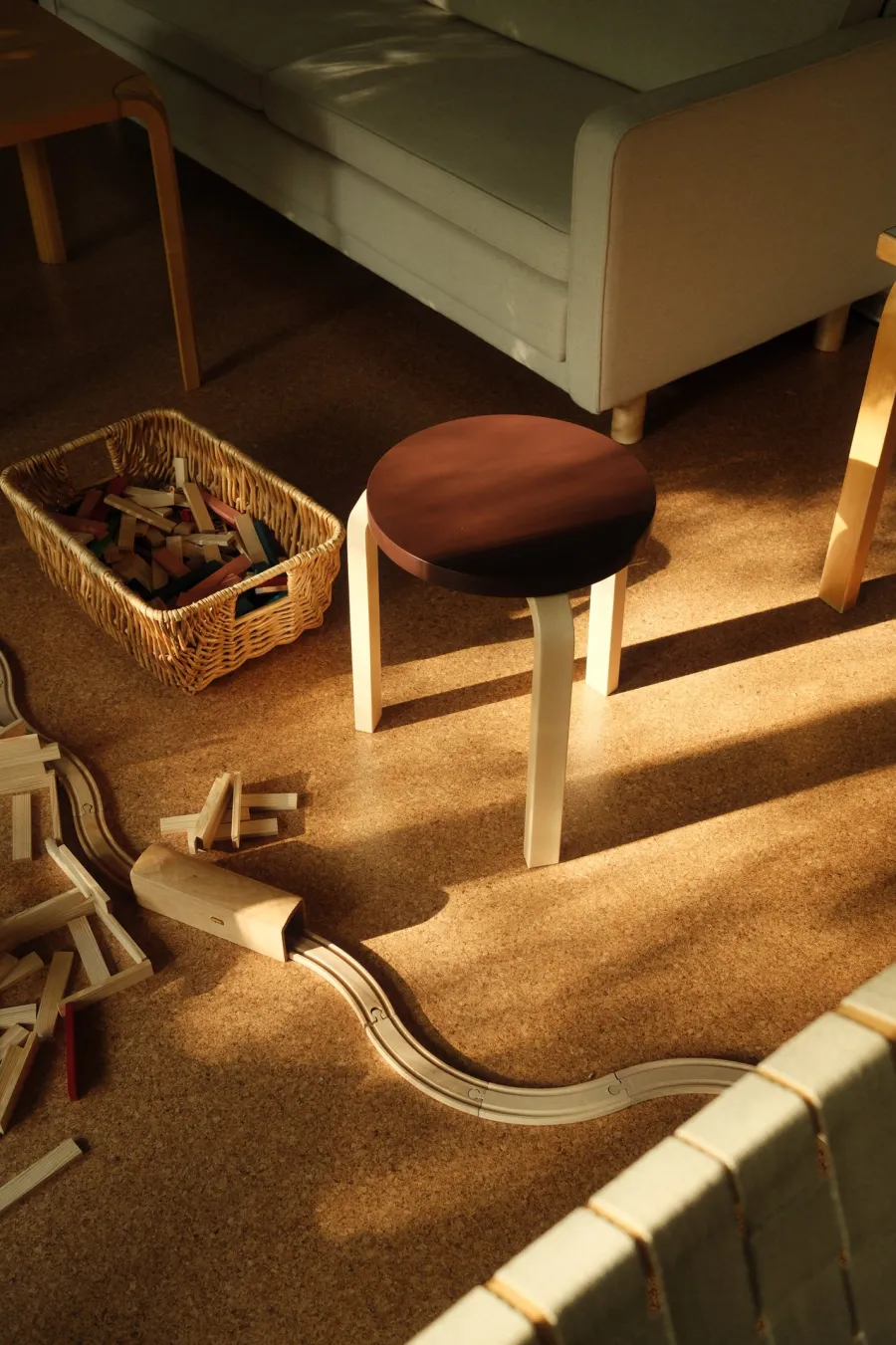 Limited Edition Stool 60, Mahogany Brown fra<Artek Clearance