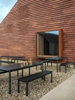 Linear Steel Table, 140x75 cm fra<Muuto Best