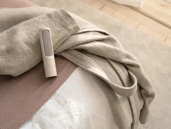 Lint Brush, Dark Grey fra<Steamery Stockholm Outlet