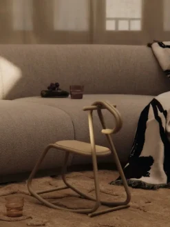 Lussi Rocking Horse – skulpturel gyngehest fra<Ferm Living Best