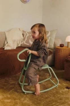Lussi Rocking Horse – skulpturel gyngehest fra<Ferm Living Best